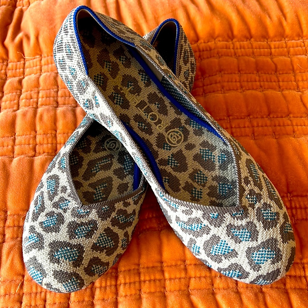Rothy’s blue/gray leopard round toe